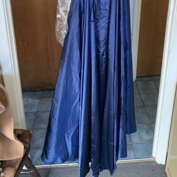 NWT Faviana S10429 Polyester Prom Dress Blue Size 6 - Picture 7 of 10